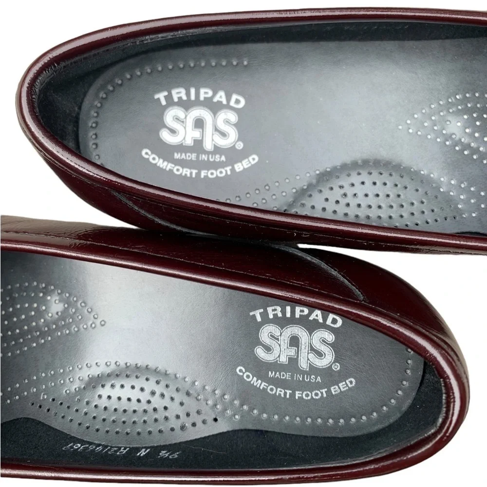 SAS Slip On Loafer 9.5 Narrow Metro Wine Patent Leather Comfort Burgundy